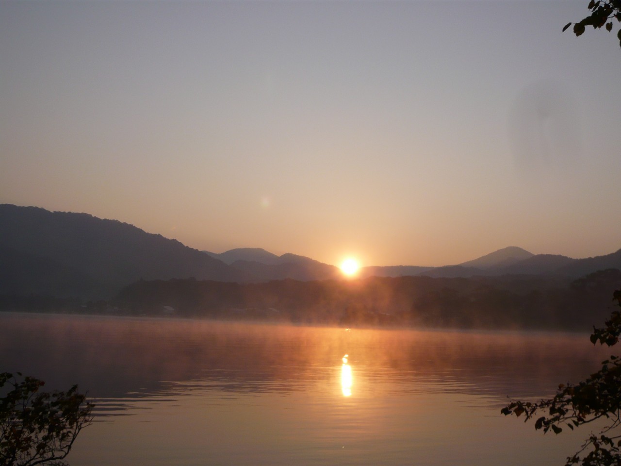 青森 十和田市 上北 秋 十和田湖 日の出 朝日 自然 早朝 風景